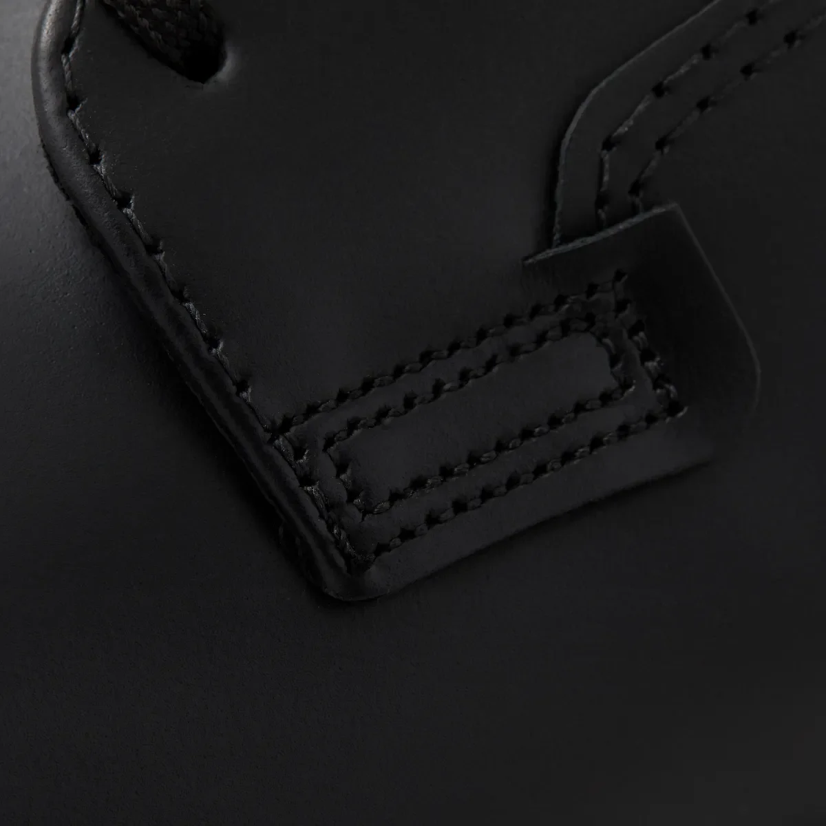 Carrier Women's Carrier in Black Leather