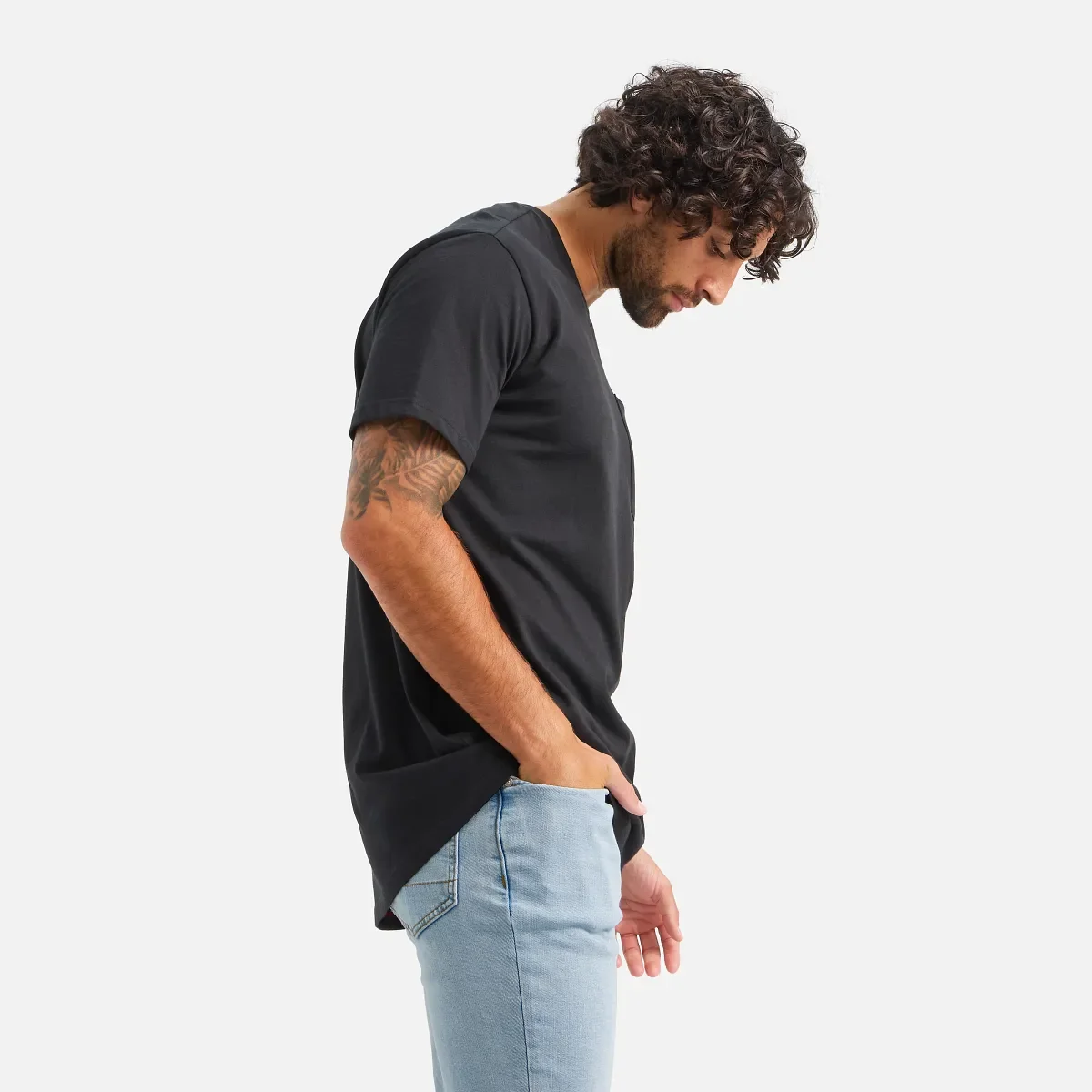 Short Sleeve Pocket T-Shirt Men's Short Sleeve T-Shirt in Black